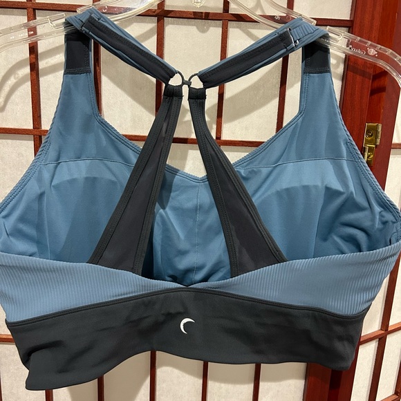 Zyia adjustable bra and legging set - Picture 4 of 7